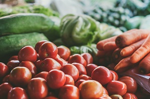 tomatoes., carrots, lettuce and other produce